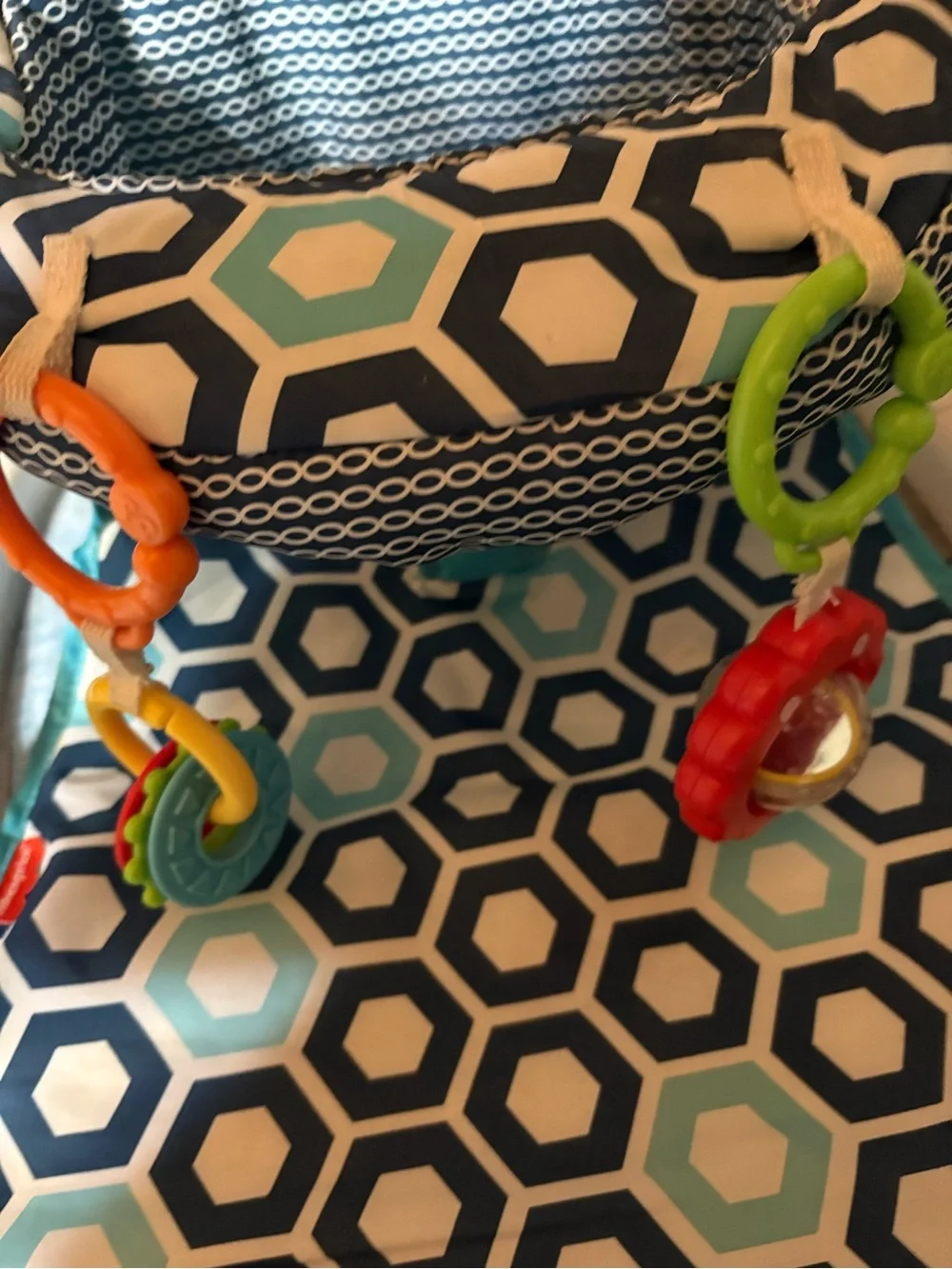 RHONDACOTE1116 Fisher-Price Navy, Teal & White Hexagon Pattern Activity Seat Co